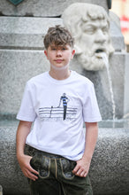 Laden Sie das Bild in den Galerie-Viewer, Unisex T-Shirt „Kegeln" in weiß aus der Kollektion Werner Berg