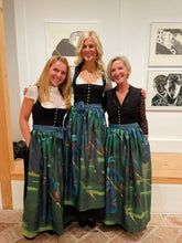 Laden Sie das Bild in den Galerie-Viewer, Motivschürze lang "Rechende"