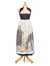 Laden Sie das Bild in den Galerie-Viewer, Motivschürze lang "Auf der Koppel"