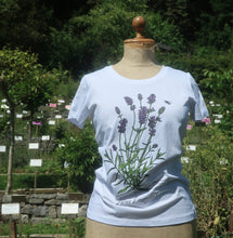 Laden Sie das Bild in den Galerie-Viewer, Damen T-Shirt &quot;Alles Lavendel!&quot;, weiß
