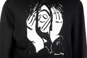 Hoodie „Einer zu viel" schwarz aus der Kollektion Werner Berg